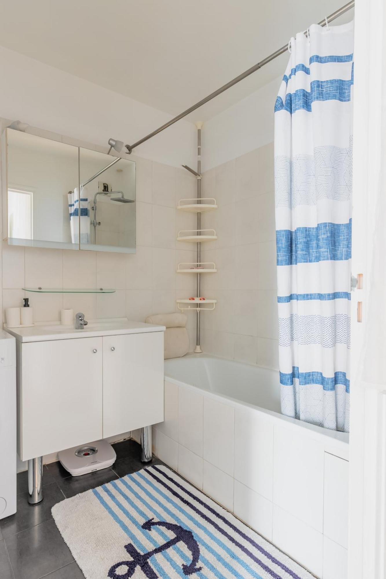 Transports, Parking, A/C & Equipped For Long Stays Saint-Ouen  Exteriér fotografie