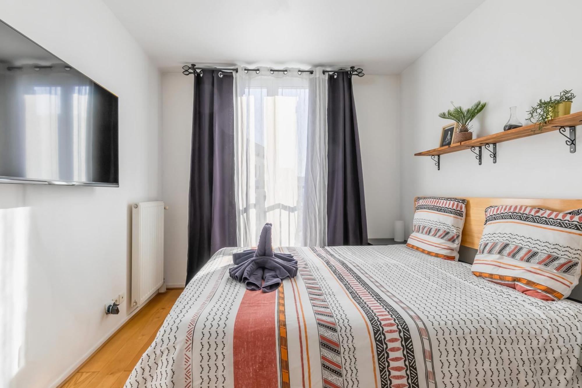 Transports, Parking, A/C & Equipped For Long Stays Saint-Ouen  Exteriér fotografie
