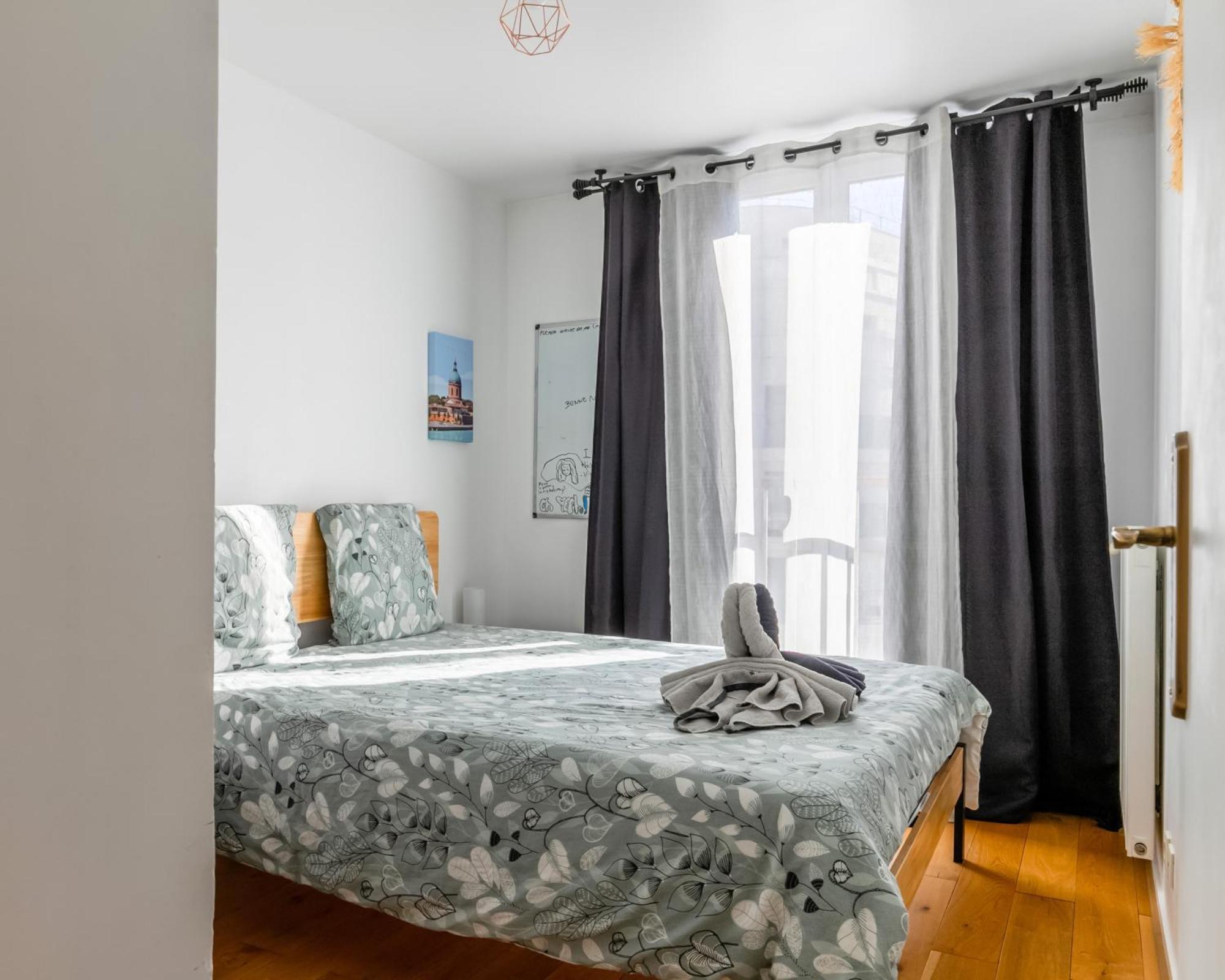 Transports, Parking, A/C & Equipped For Long Stays Saint-Ouen  Exteriér fotografie